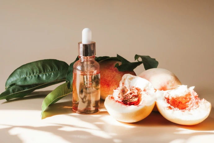 Peach and cream, a δ-Decalactone application across food and fragrance